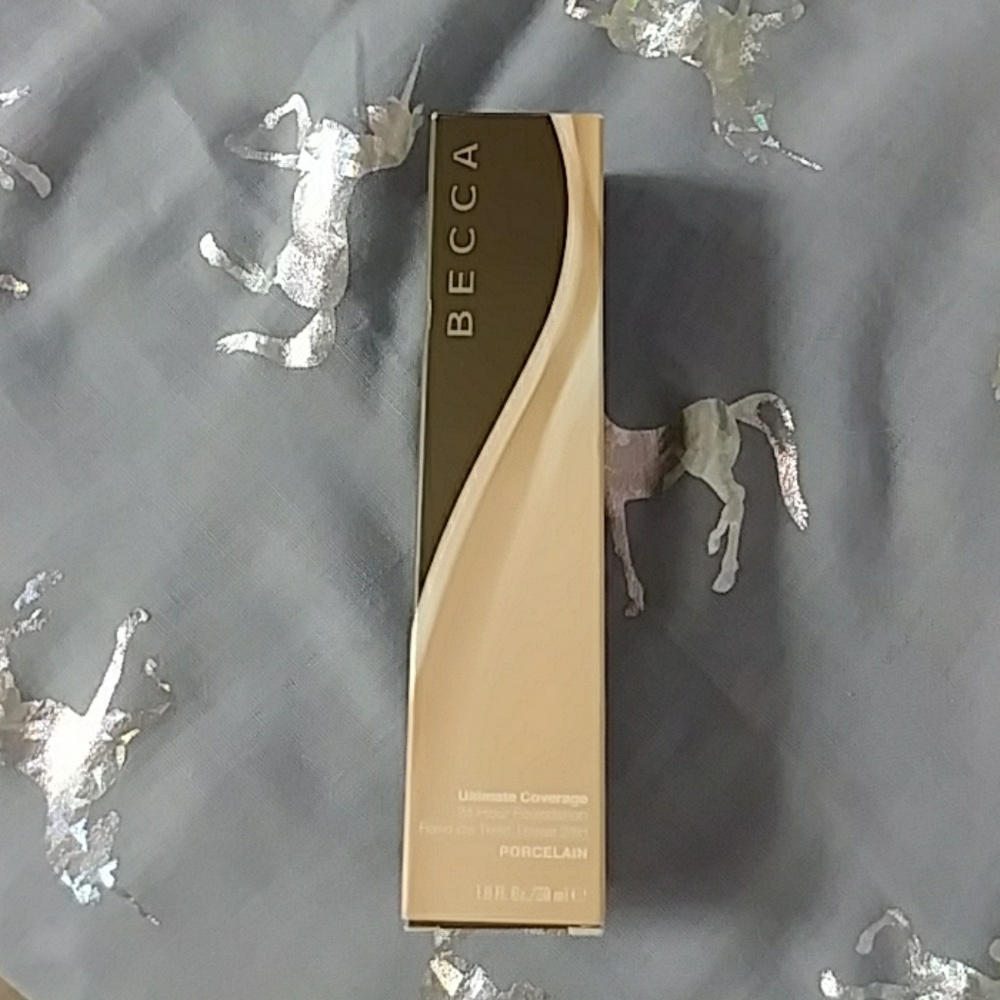 Becca 24hr ultimate coverage foundation